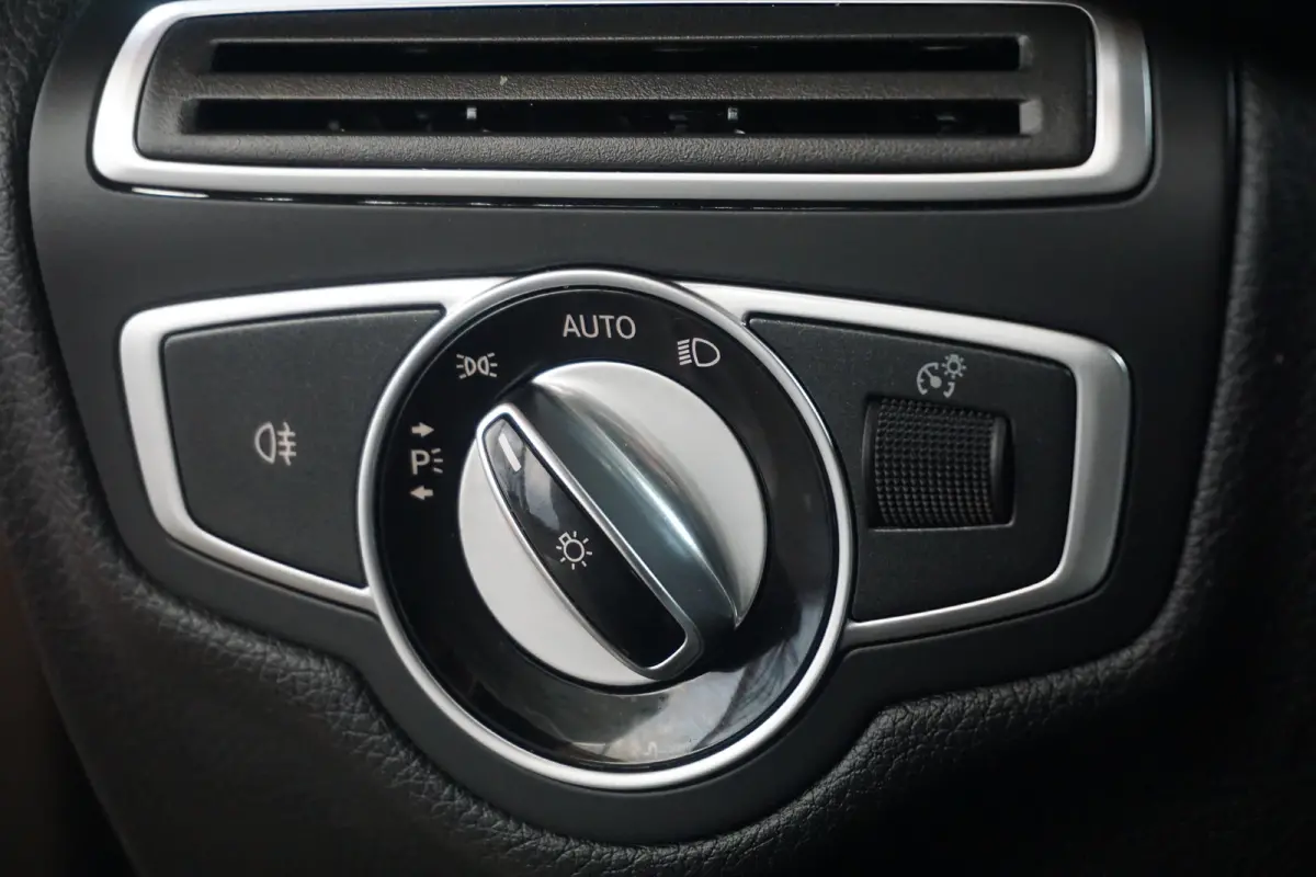 250 Prestige | Airco (automatisch) | Cruise control | Electronic climate controle