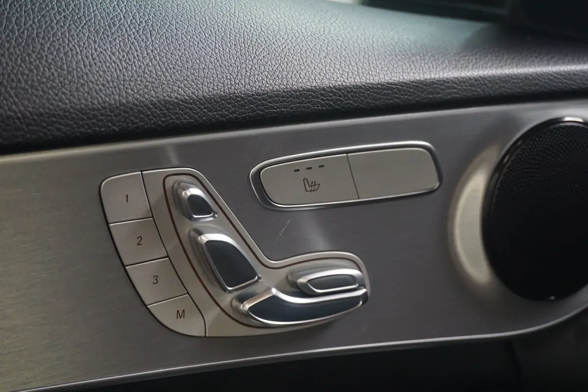 250 Prestige | Airco (automatisch) | Cruise control | Electronic climate controle
