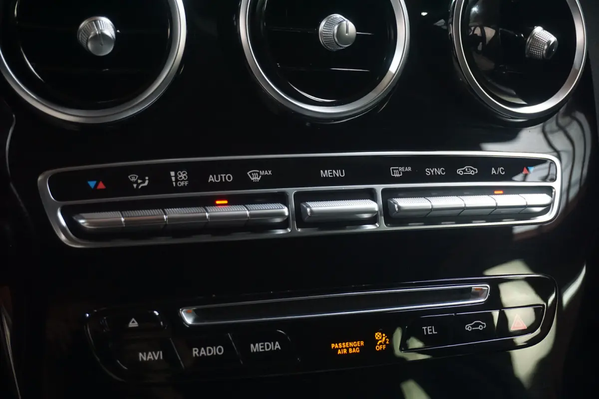 250 Prestige | Airco (automatisch) | Cruise control | Electronic climate controle