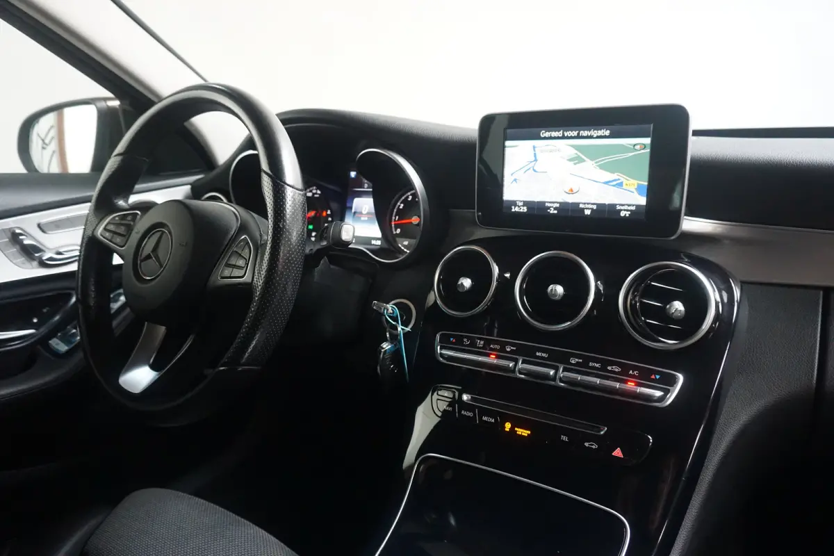 250 Prestige | Airco (automatisch) | Cruise control | Electronic climate controle
