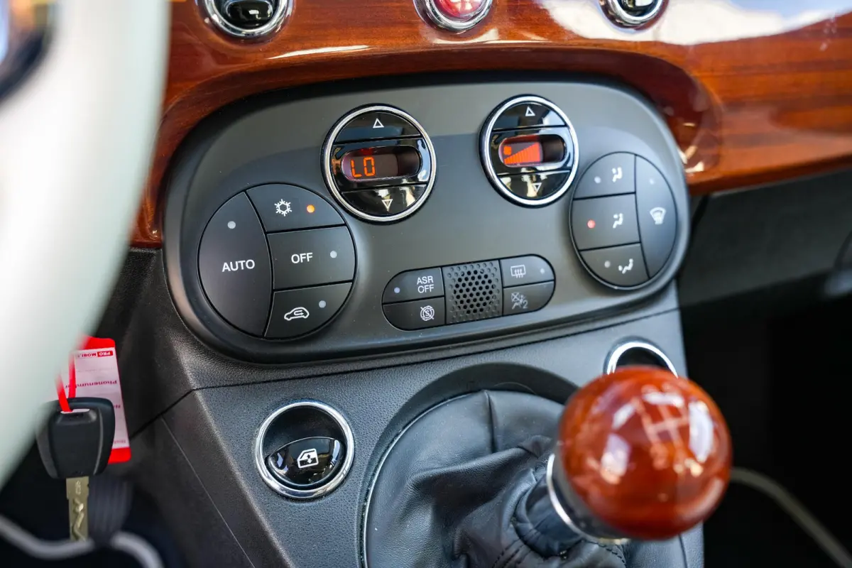 0.9 TwinAir T Riva Schuifdak Leer Navigatie Cruise Control PDC