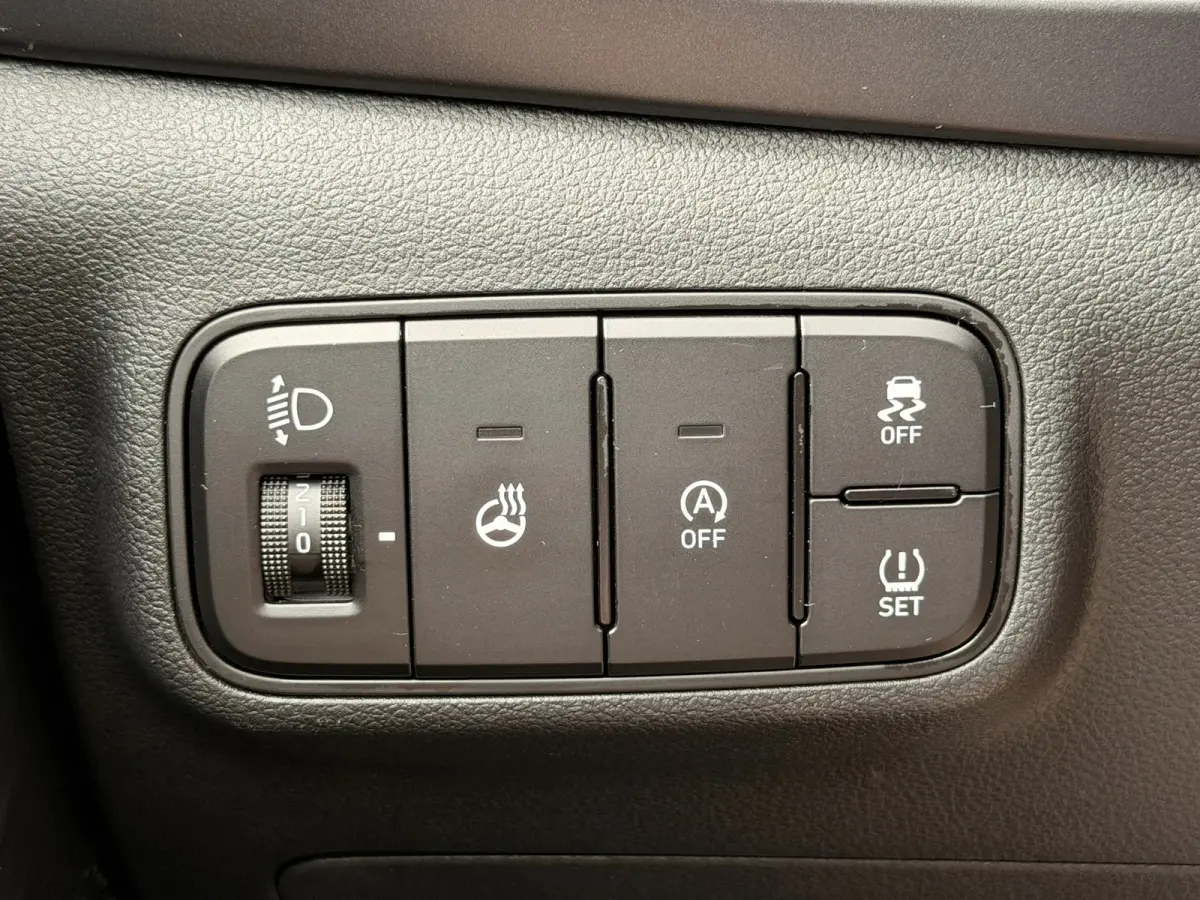 1.0 T-GDI LED BOSE Trekh. Camera CarPlay 17' Navi Clima Cruise