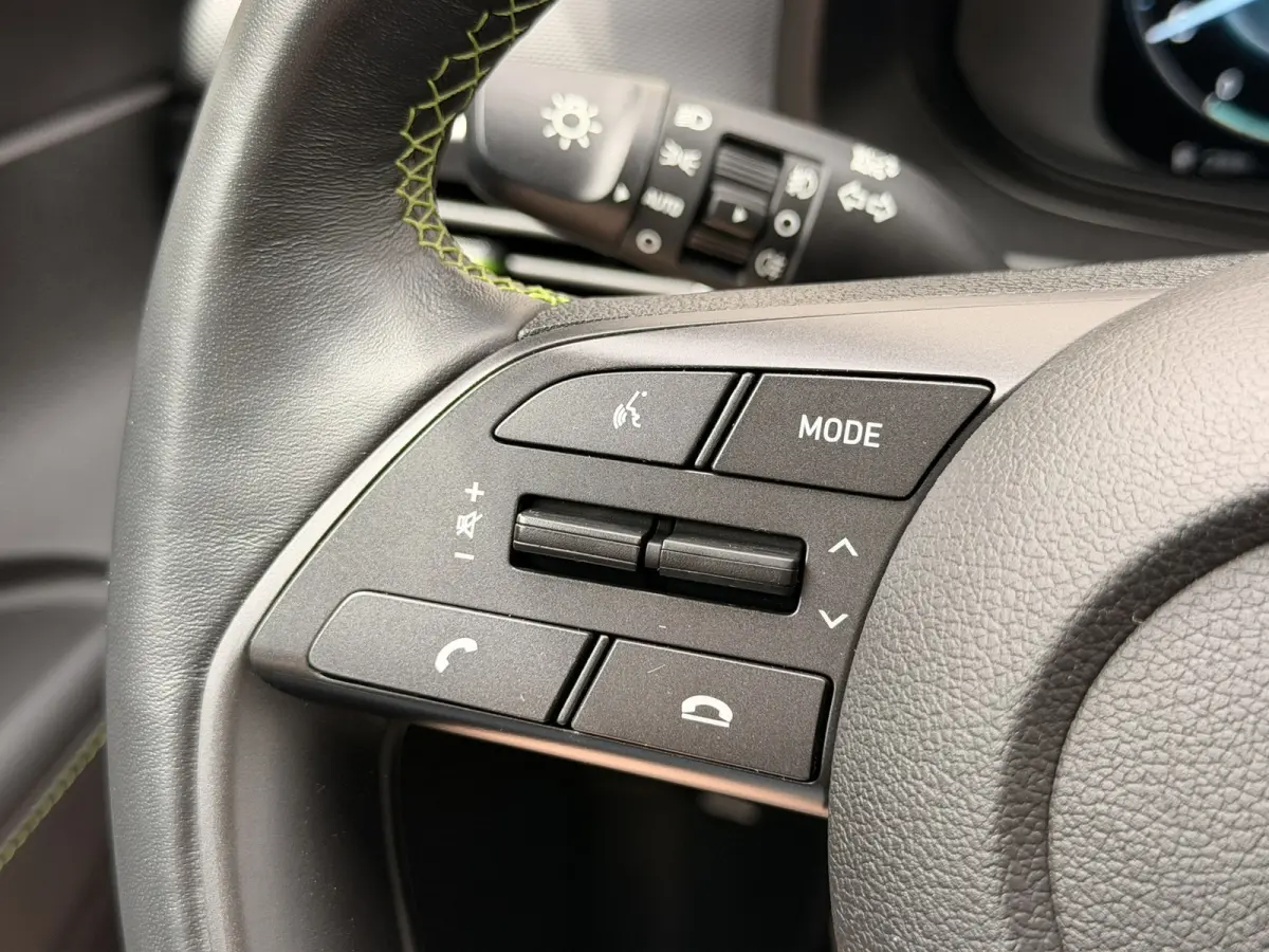1.0 T-GDI LED BOSE Trekh. Camera CarPlay 17' Navi Clima Cruise