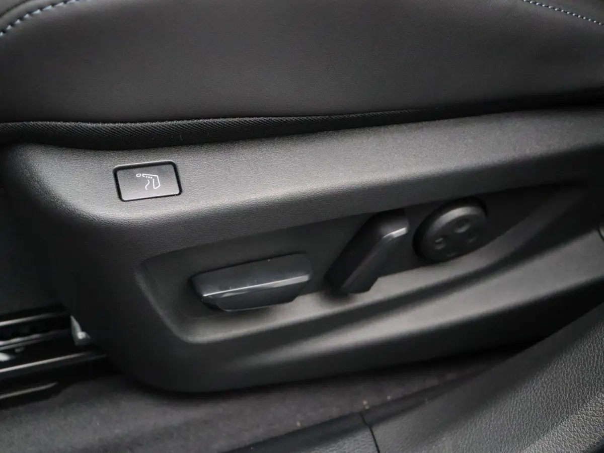 Evolve 52 kWh | Panoramadak | 445km WLTP | Bose Audio | Head-Up Display | Elektrische Achterklep |