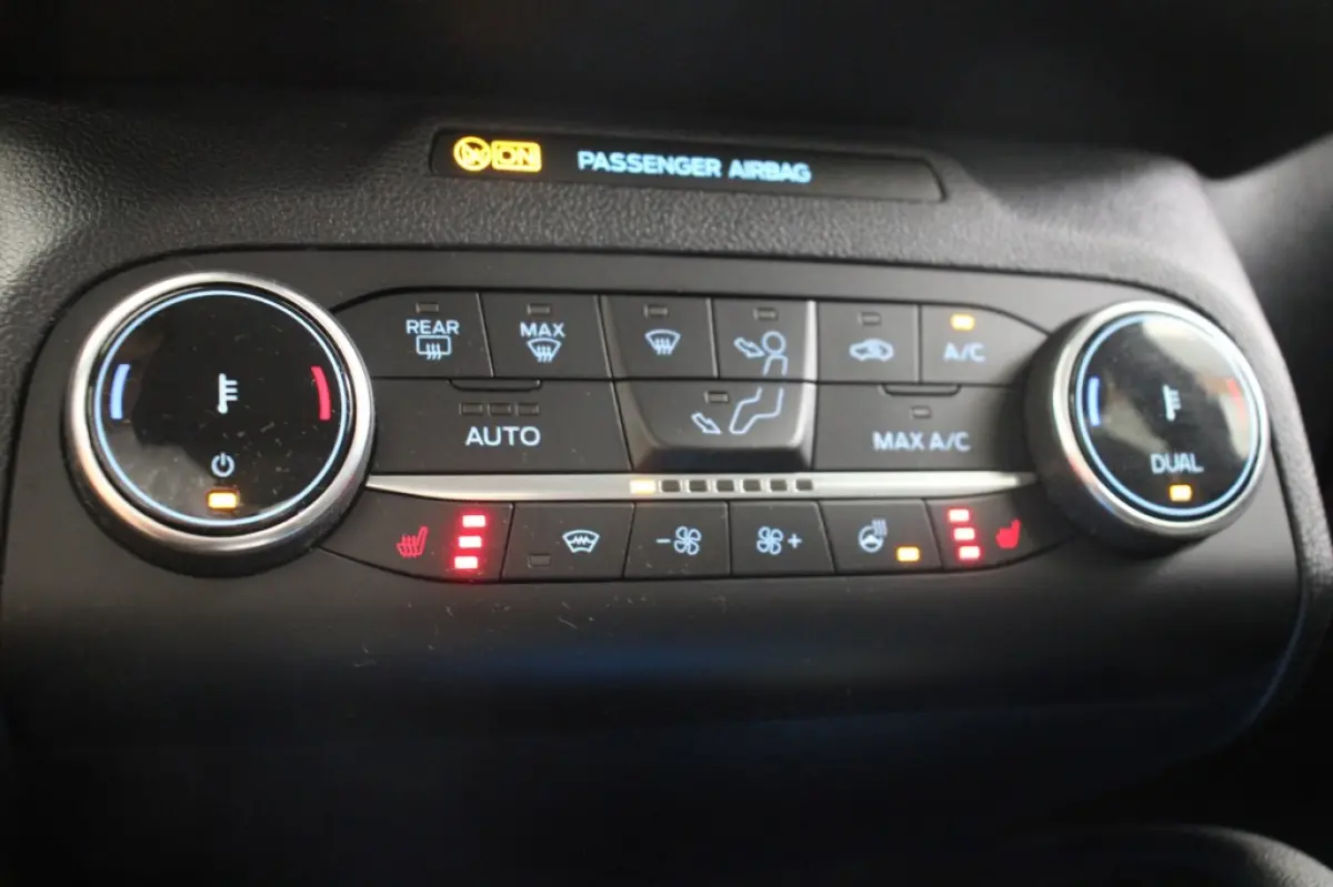 2.5 PHEV Titanium - Digitaal Cockpit, Carplay, Camera, Stoelverw. Trekhaak