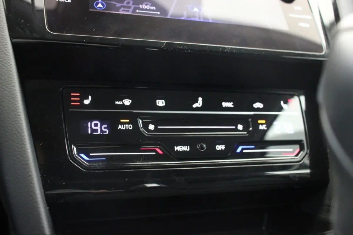 2.0 TDI Business Automaat - Digitaal Cockpit, Carplay, Stoelverw.
