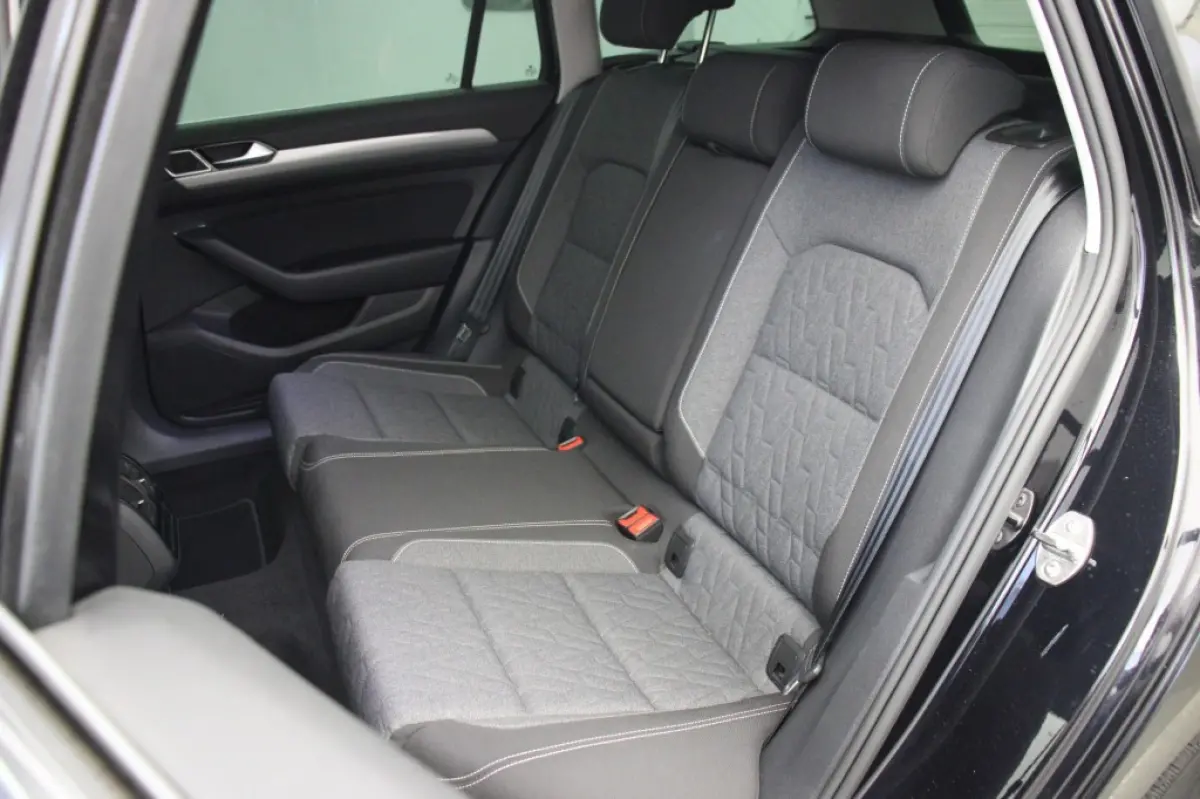 2.0 TDI Business Automaat - Digitaal Cockpit, Carplay, Stoelverw.