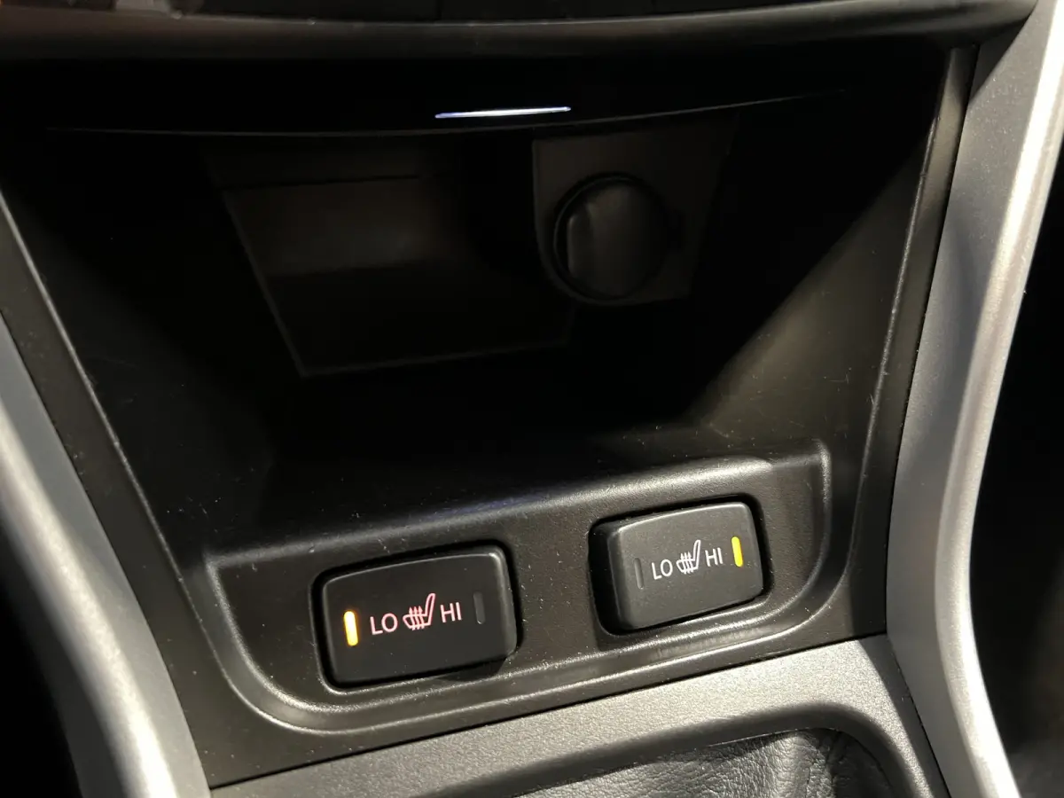 1.0 Boosterjet Exclusive | Lichtmetalen Velgen 17" | Voorstoelen Verwarmd | Cruise Control | LED Koplampen | Airco |