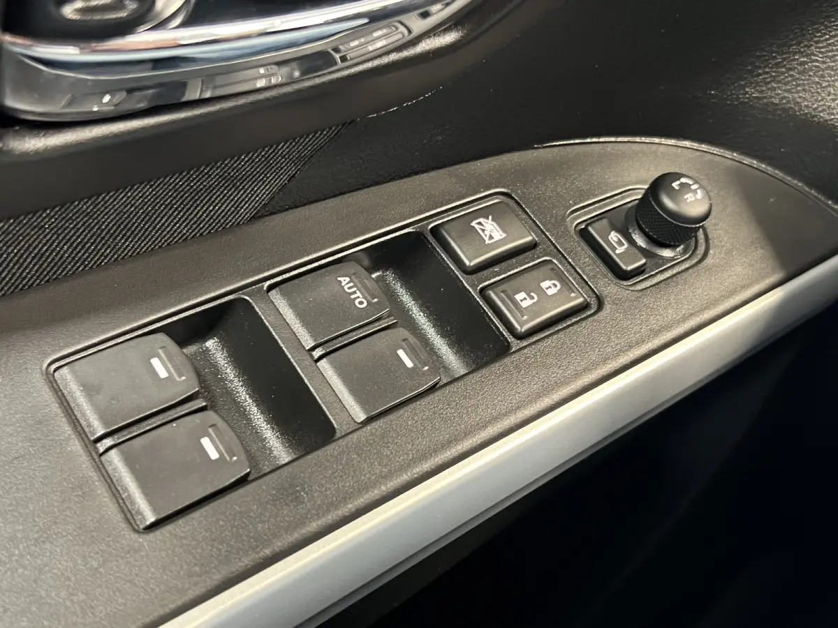 1.0 Boosterjet Exclusive | Lichtmetalen Velgen 17" | Voorstoelen Verwarmd | Cruise Control | LED Koplampen | Airco |