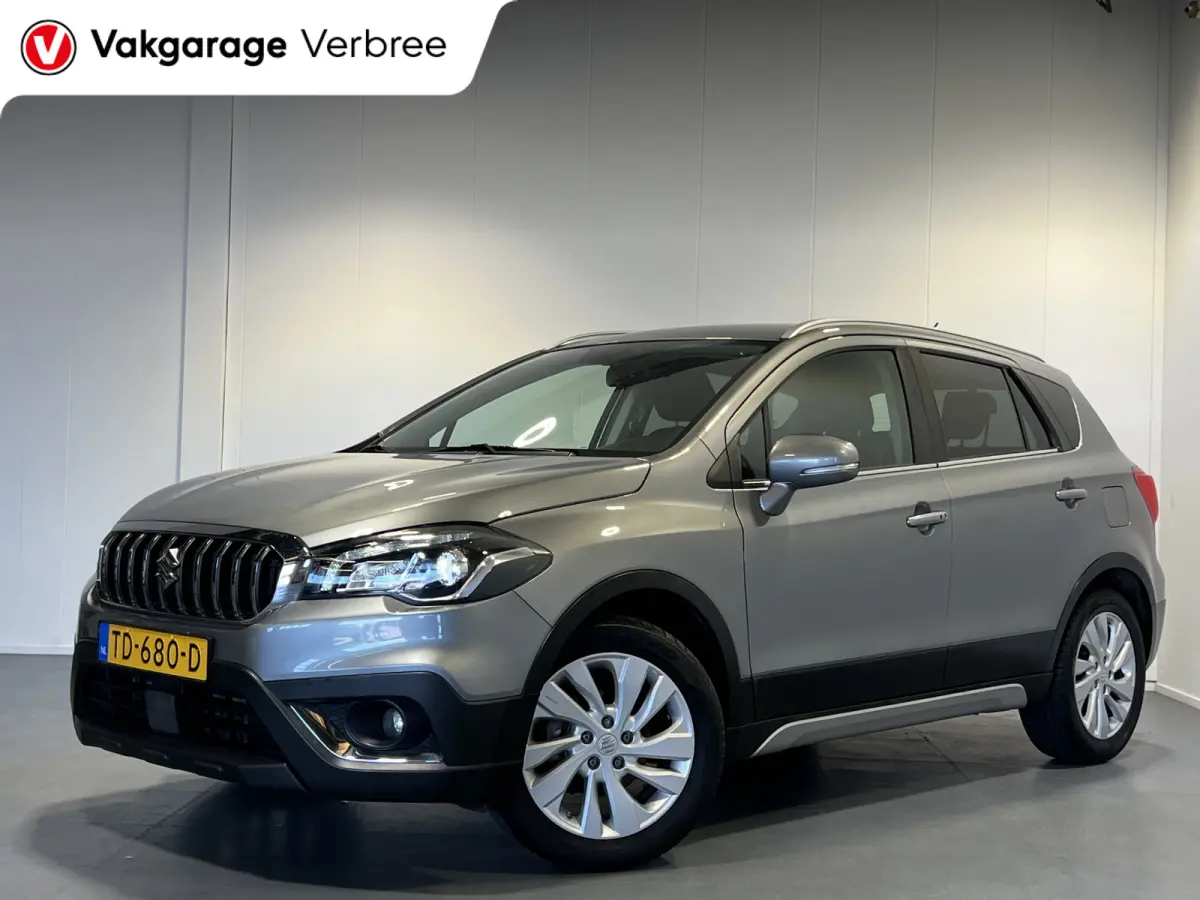 1.0 Boosterjet Exclusive | Lichtmetalen Velgen 17" | Voorstoelen Verwarmd | Cruise Control | LED Koplampen | Airco |