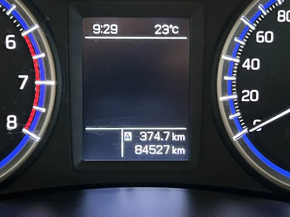 1.0 Boosterjet Exclusive | Lichtmetalen Velgen 17" | Voorstoelen Verwarmd | Cruise Control | LED Koplampen | Airco |