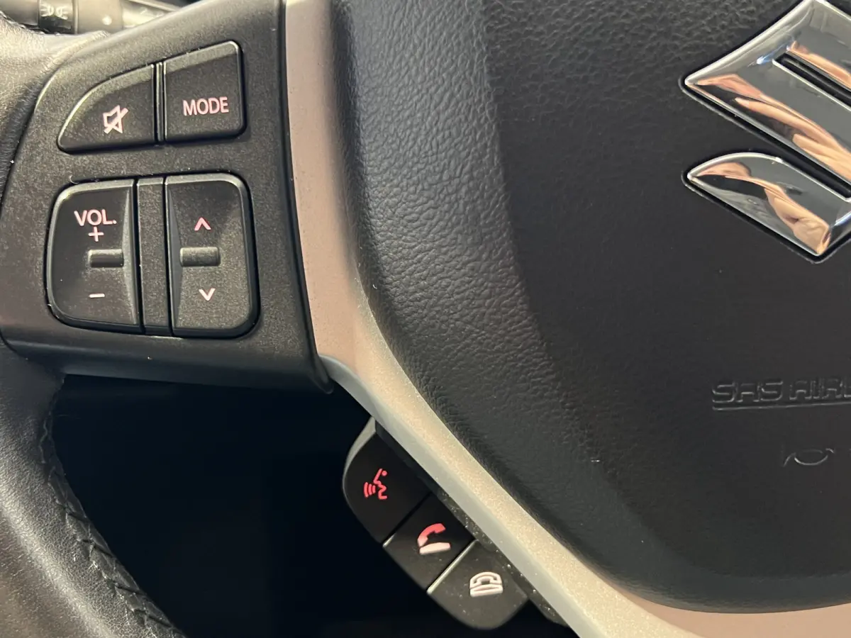 1.0 Boosterjet Exclusive | Lichtmetalen Velgen 17" | Voorstoelen Verwarmd | Cruise Control | LED Koplampen | Airco |