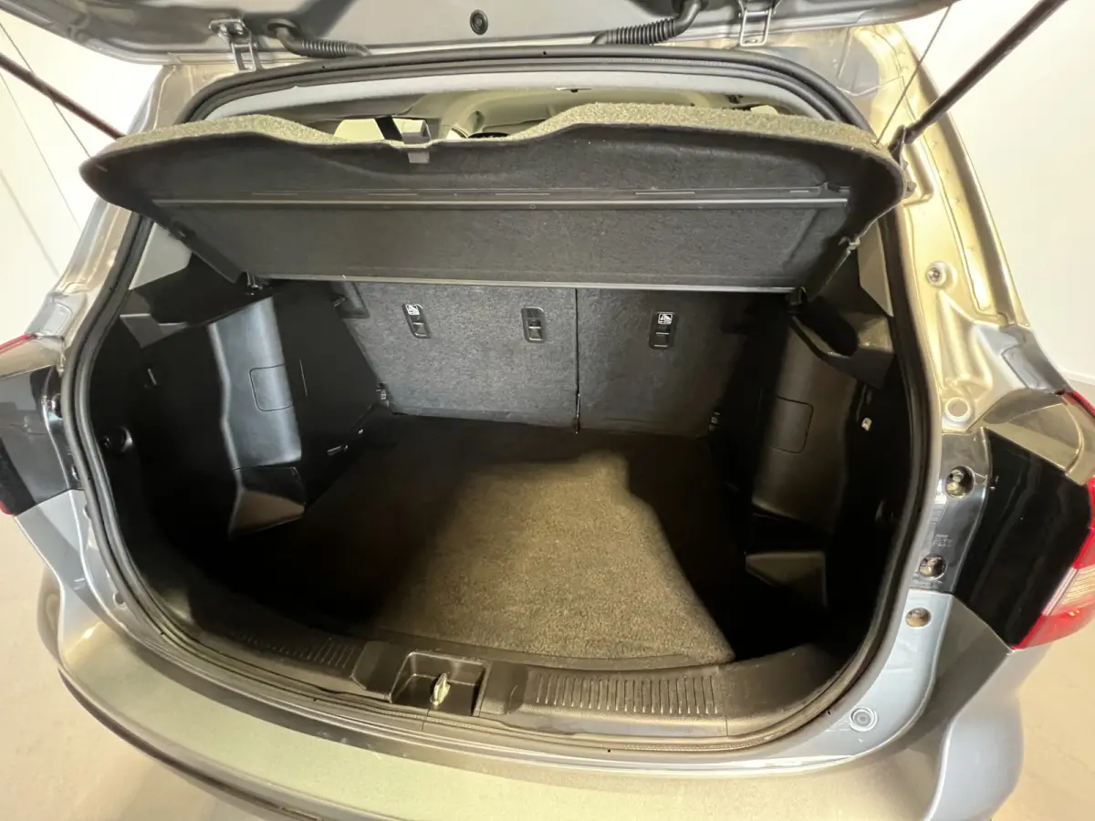 1.0 Boosterjet Exclusive | Lichtmetalen Velgen 17" | Voorstoelen Verwarmd | Cruise Control | LED Koplampen | Airco |