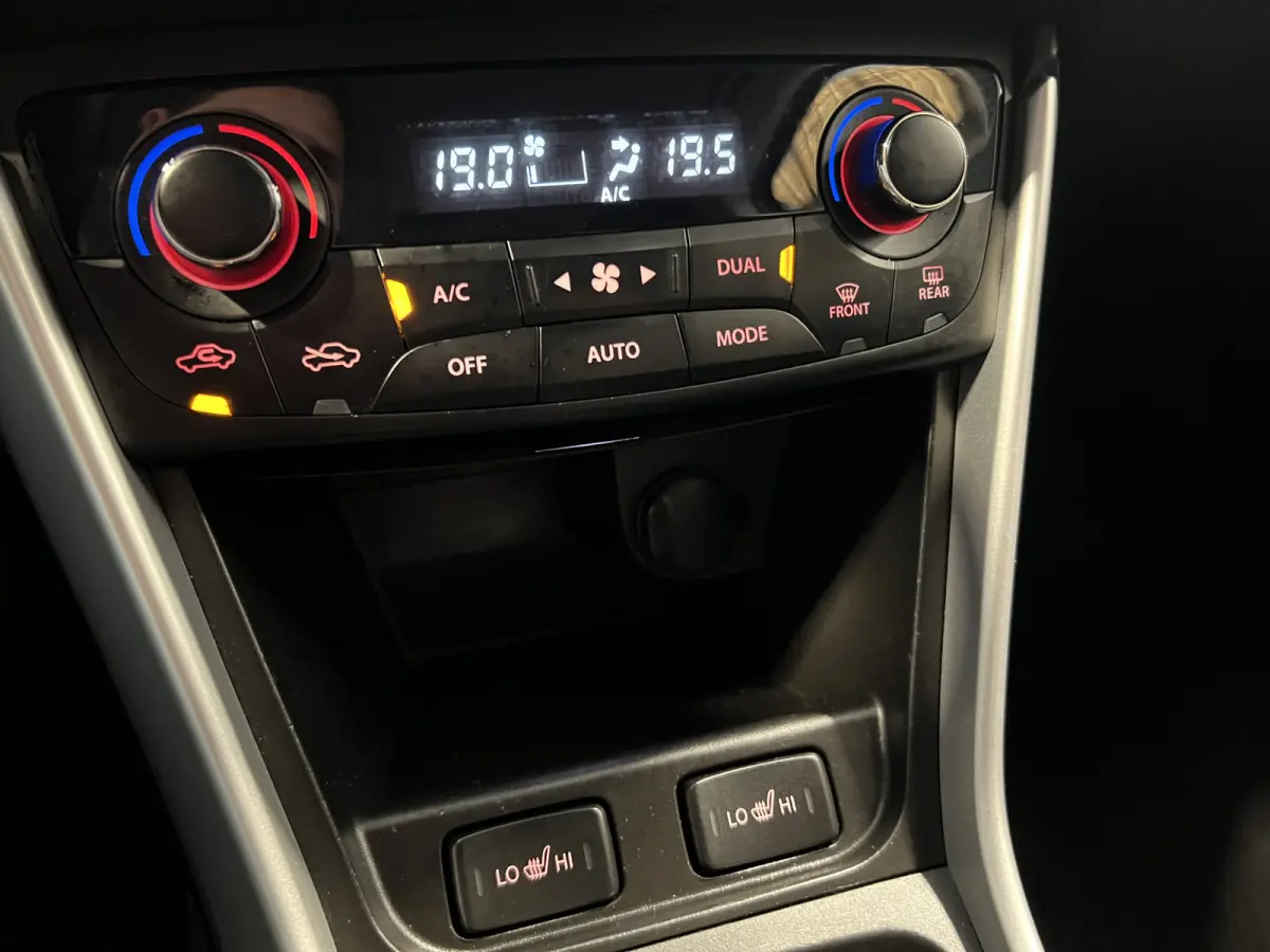 1.0 Boosterjet Exclusive | Lichtmetalen Velgen 17" | Voorstoelen Verwarmd | Cruise Control | LED Koplampen | Airco |