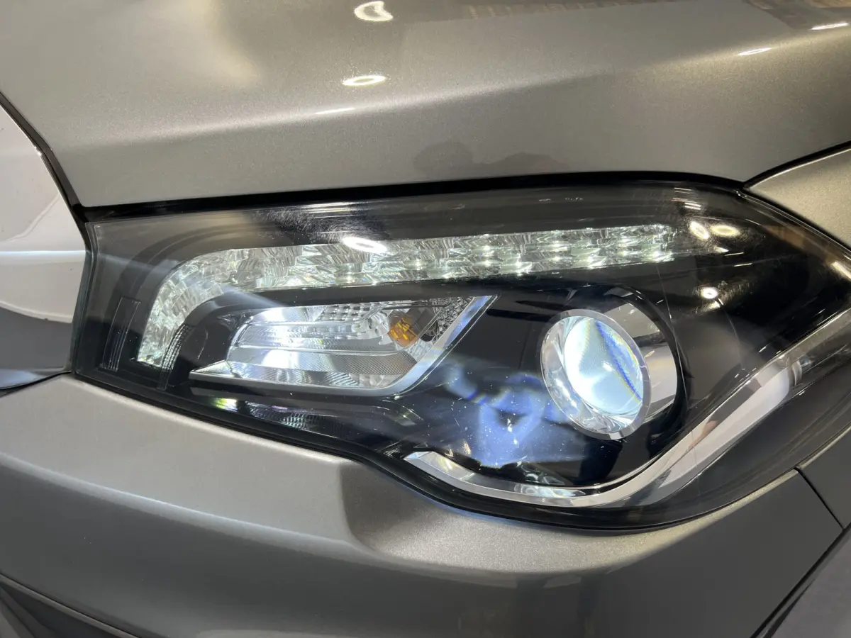 1.0 Boosterjet Exclusive | Lichtmetalen Velgen 17" | Voorstoelen Verwarmd | Cruise Control | LED Koplampen | Airco |