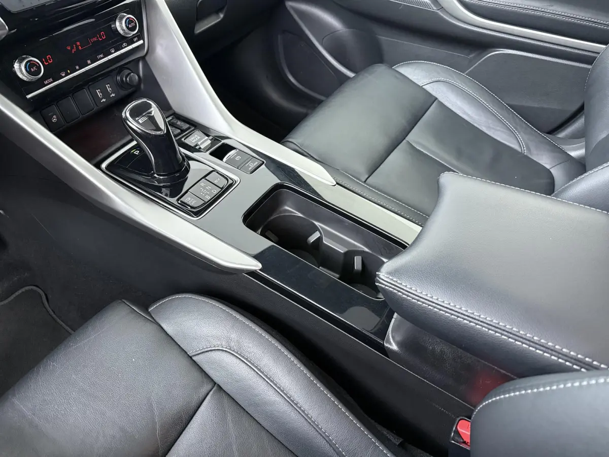 2.4 PHEV Instyle | Panoramadak | Adapt. Cruise |
