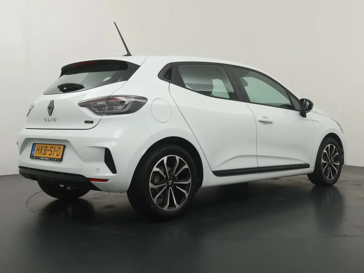 evolution full hybrid E-Tech 145 | SoH 96% | Parkeercamera | Navigatie |