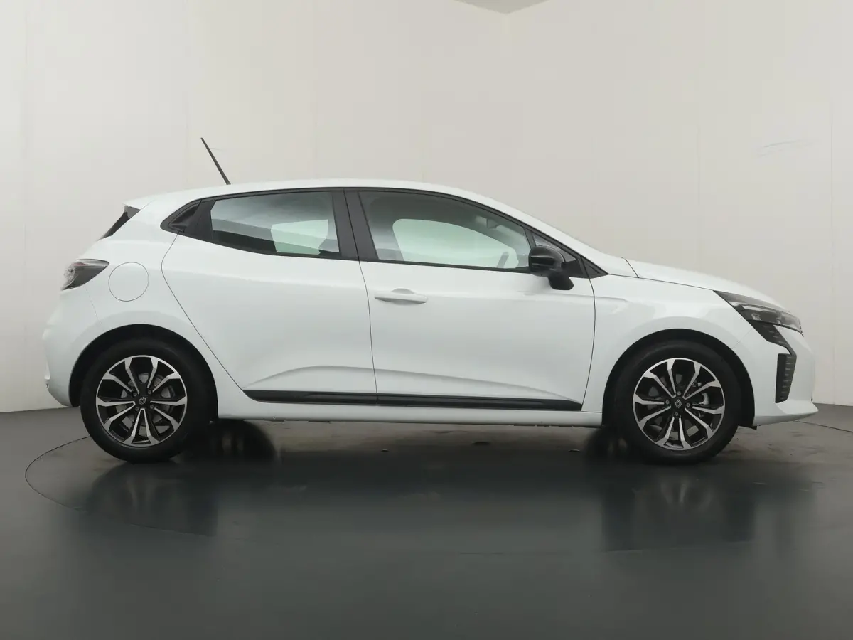 evolution full hybrid E-Tech 145 | SoH 96% | Parkeercamera | Navigatie |
