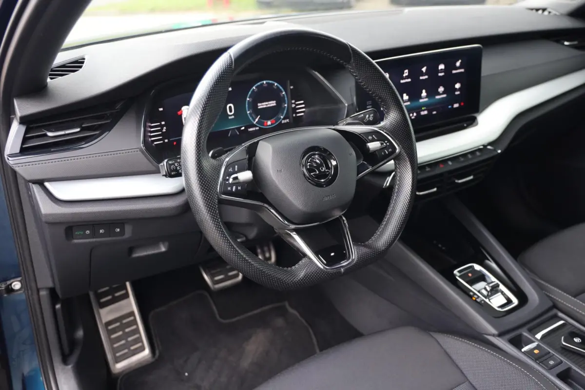 1.0 e-TSI Sport Business|Navi|Apple carplay/Android auto|Clima|LED|Sportstoelen|