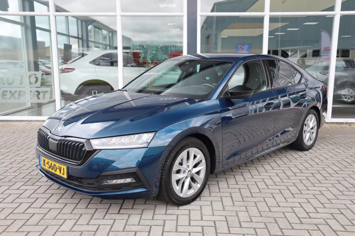 1.0 e-TSI Sport Business|Navi|Apple carplay/Android auto|Clima|LED|Sportstoelen|