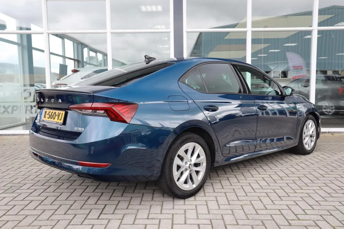 1.0 e-TSI Sport Business|Navi|Apple carplay/Android auto|Clima|LED|Sportstoelen|