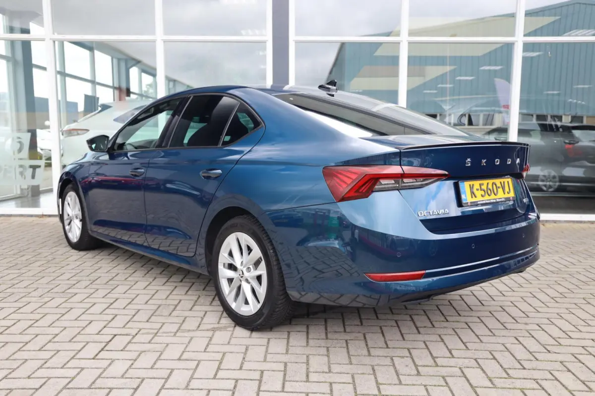 1.0 e-TSI Sport Business|Navi|Apple carplay/Android auto|Clima|LED|Sportstoelen|
