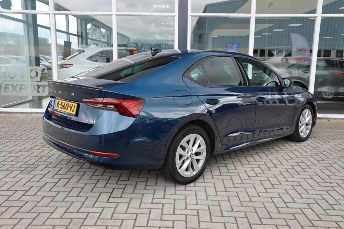 1.0 e-TSI Sport Business|Navi|Apple carplay/Android auto|Clima|LED|Sportstoelen|