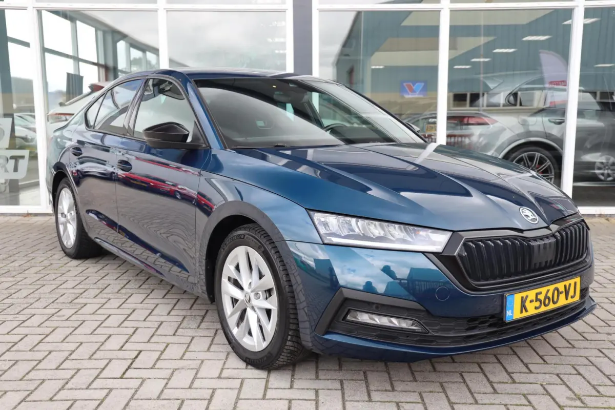 1.0 e-TSI Sport Business|Navi|Apple carplay/Android auto|Clima|LED|Sportstoelen|