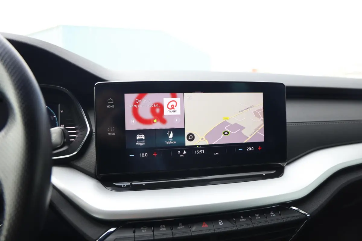 1.0 e-TSI Sport Business|Navi|Apple carplay/Android auto|Clima|LED|Sportstoelen|