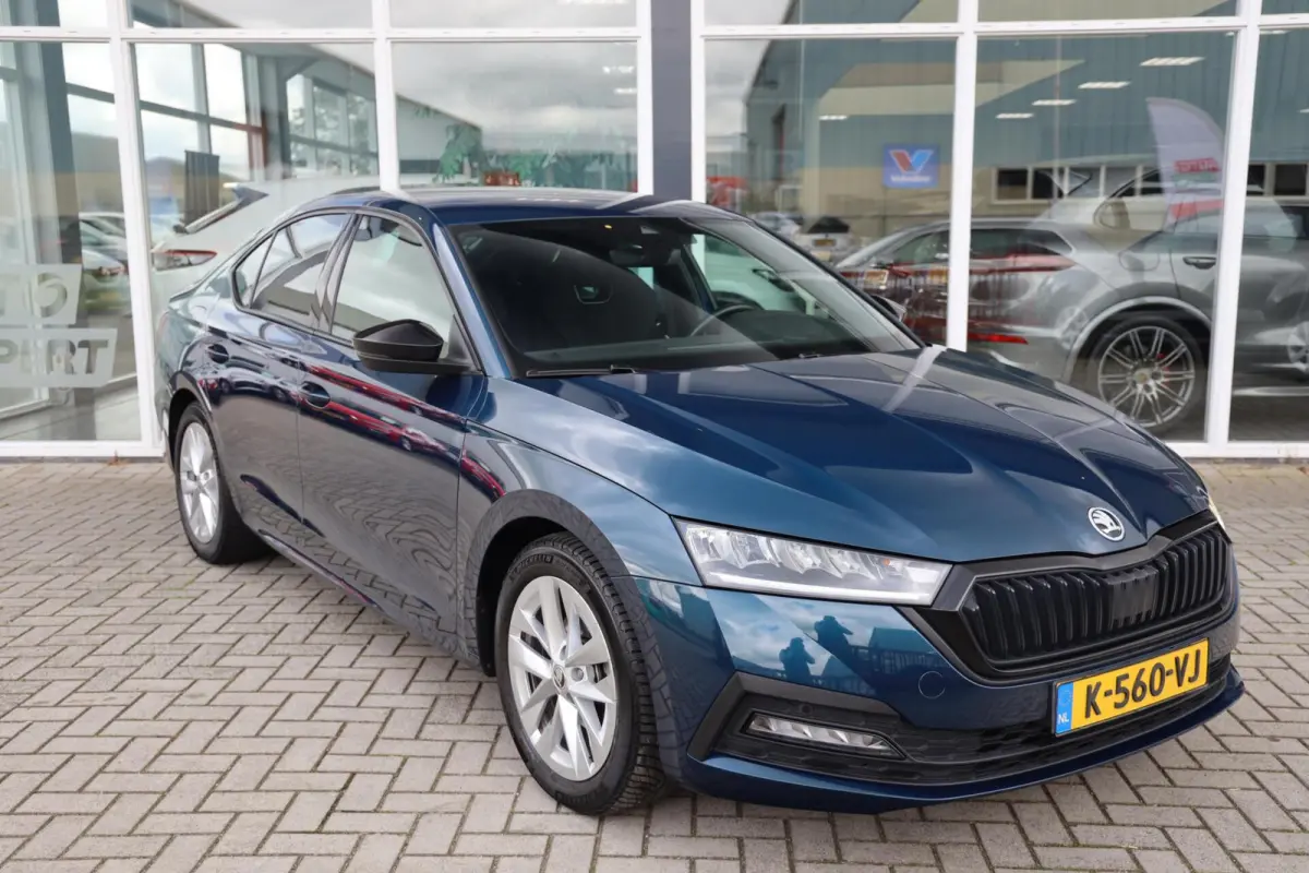 1.0 e-TSI Sport Business|Navi|Apple carplay/Android auto|Clima|LED|Sportstoelen|