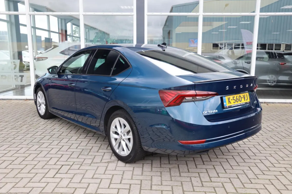 1.0 e-TSI Sport Business|Navi|Apple carplay/Android auto|Clima|LED|Sportstoelen|