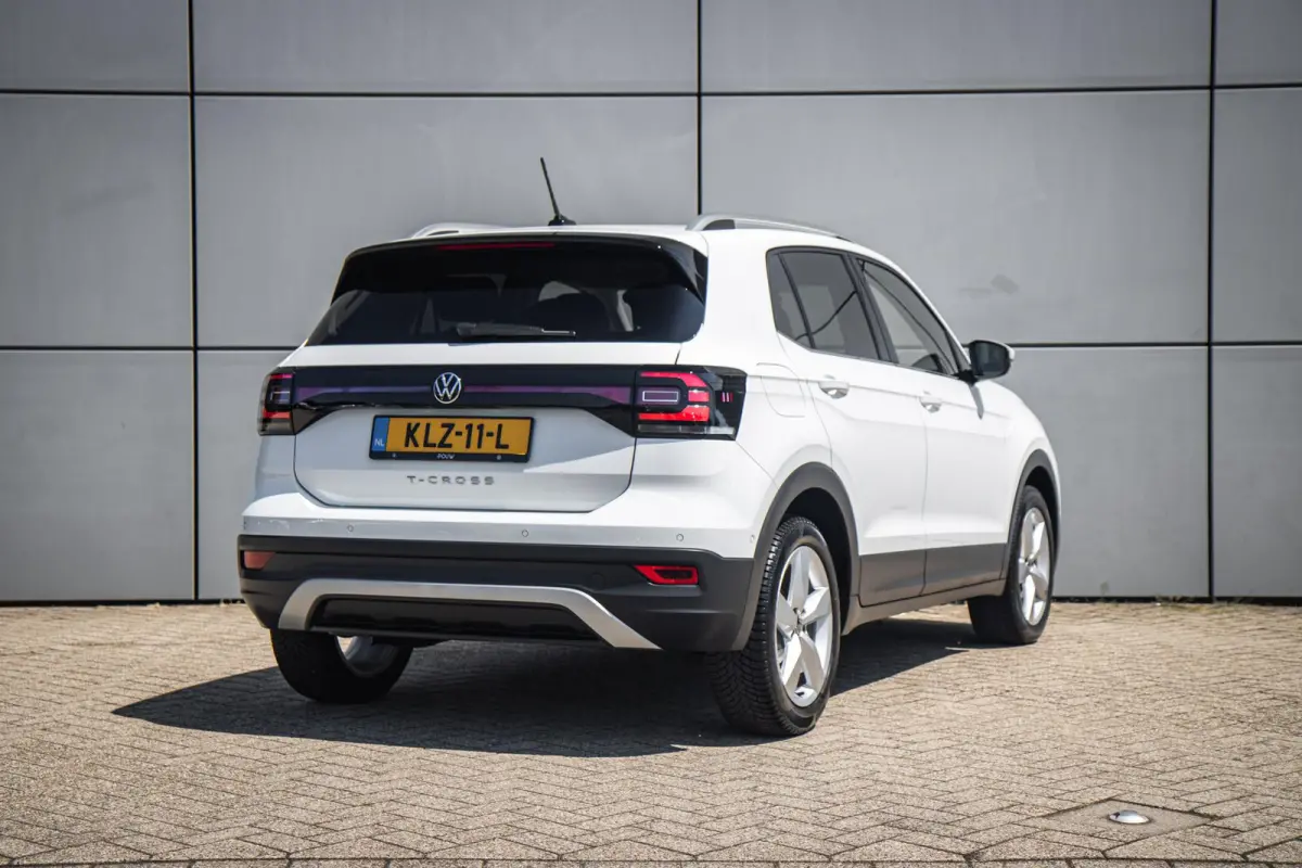1.0 TSI 110pk DSG Style | Stoelverwarming | Navigatie | Grootlichtassistent | Adaptive Cruise Control | 17'' Velgen