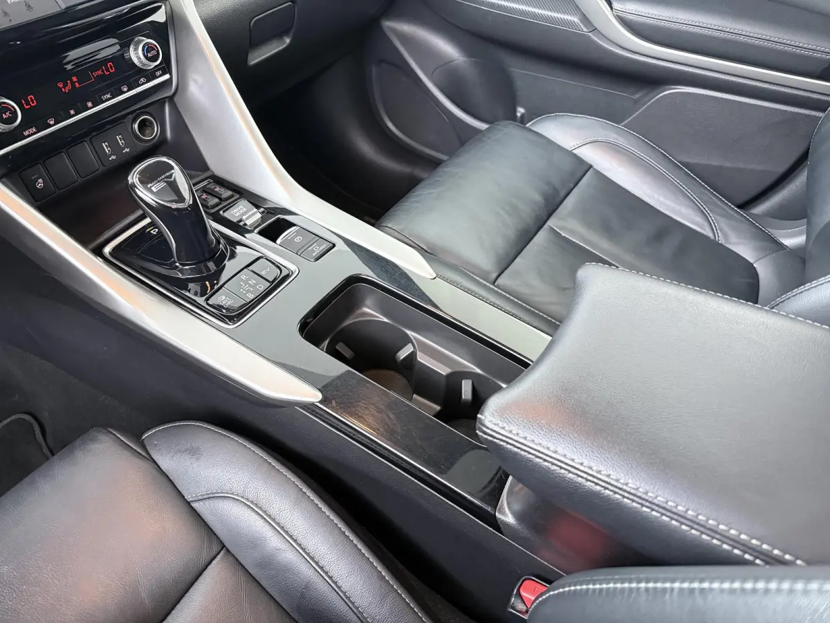 2.4 PHEV Instyle | Panoramadak | Adapt. Cruise |