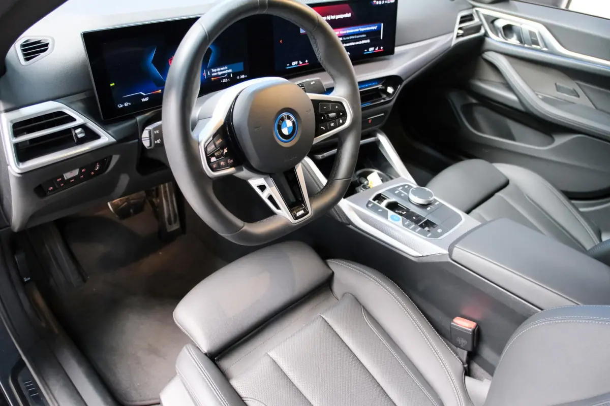 eDrive40 84 kWh M-Sport | Harman Kardon