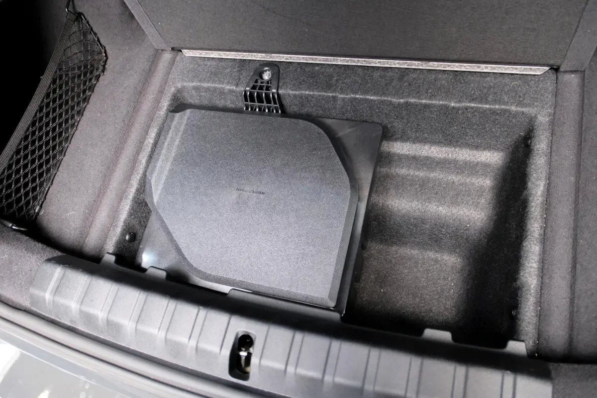 eDrive40 84 kWh M-Sport | Harman Kardon