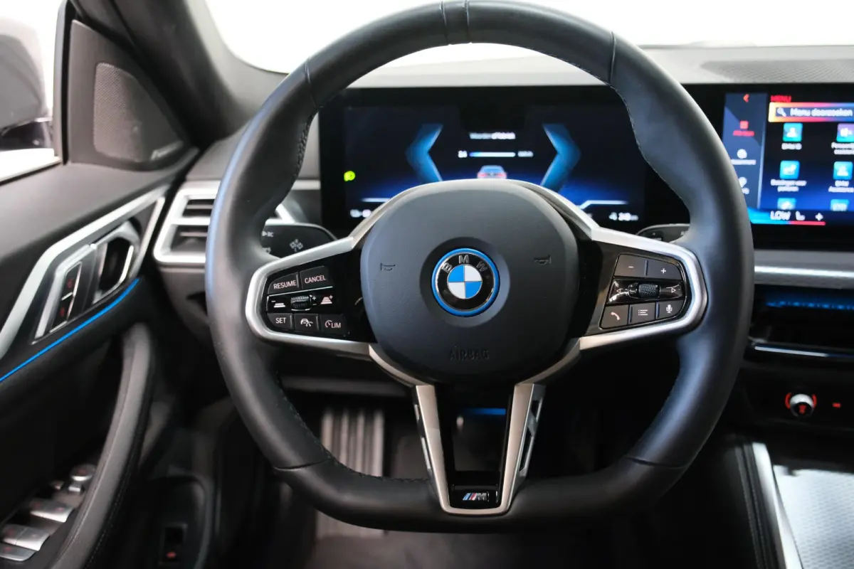 eDrive40 84 kWh M-Sport | Harman Kardon