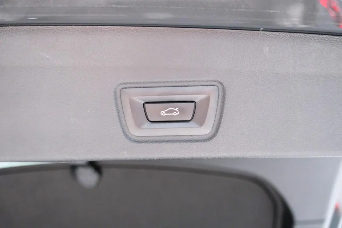 eDrive40 84 kWh M-Sport | Harman Kardon