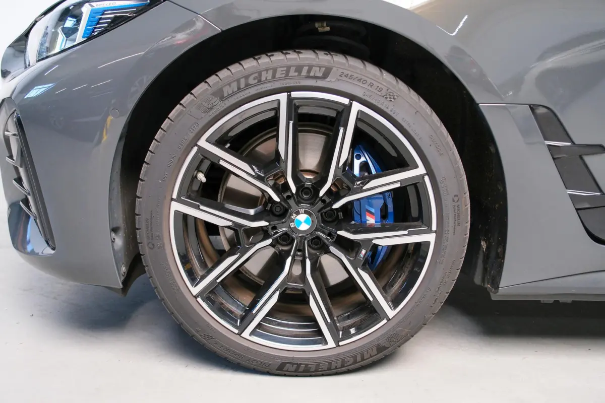 eDrive40 84 kWh M-Sport | Harman Kardon