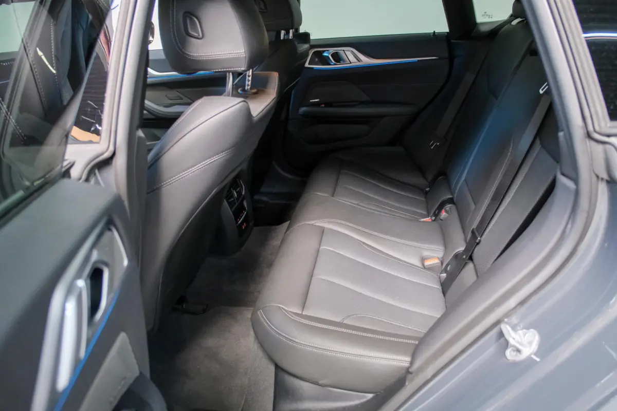 eDrive40 84 kWh M-Sport | Harman Kardon