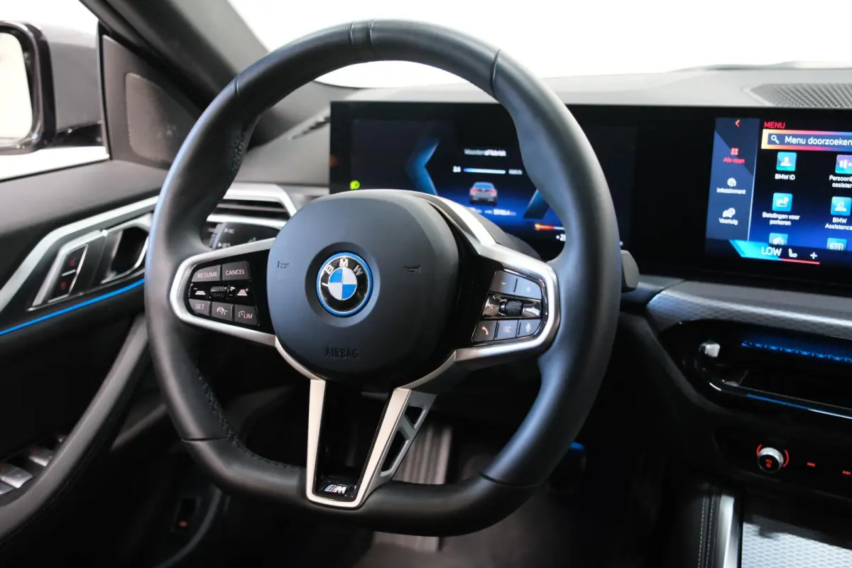 eDrive40 84 kWh M-Sport | Harman Kardon