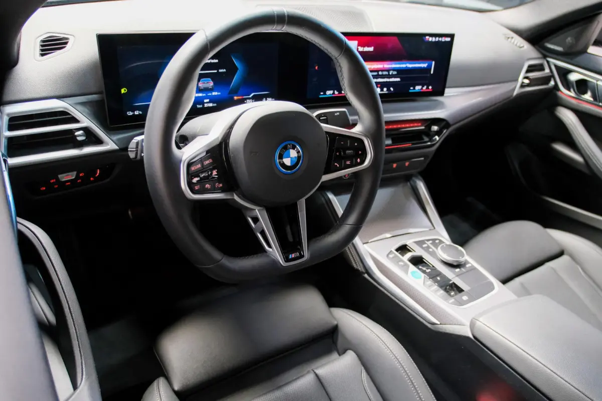 eDrive40 84 kWh M-Sport | Harman Kardon