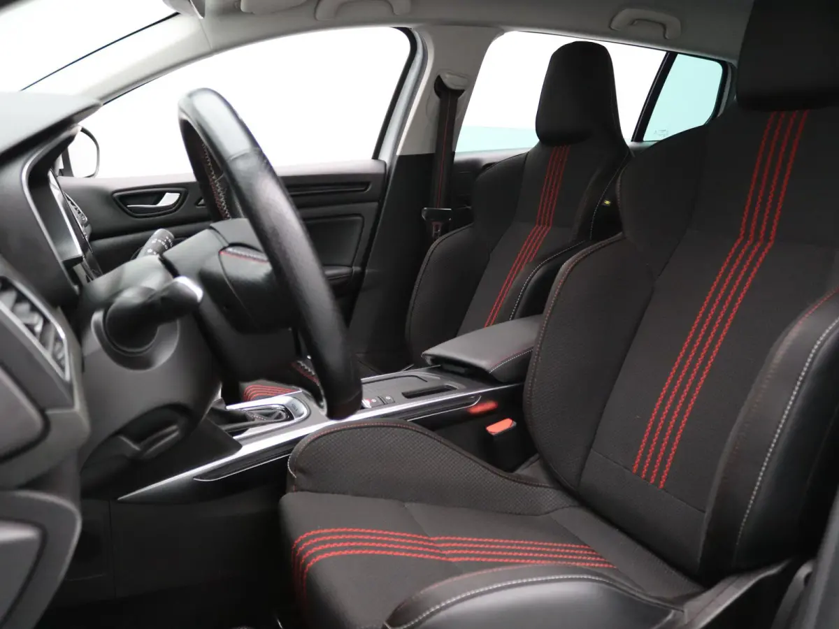 Estate 160pk Plug-In Hybrid R.S. Line Apple Carplay/Android Auto | Trekhaak afneembaar.