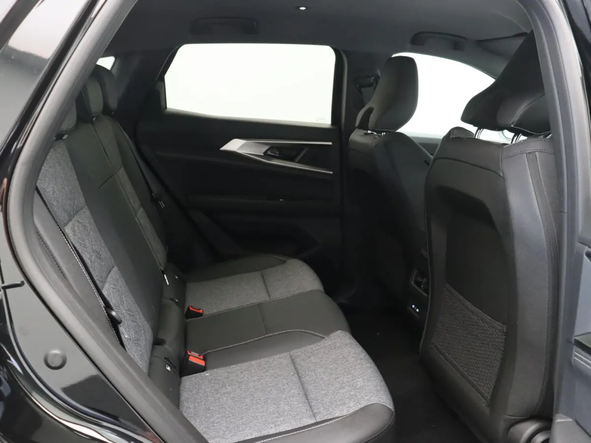 E-Tech full hybrid 200pk techno | Vijf jaar garantie | All season banden | 20" lichtmetalen velgen | Achteruitrijcamera |