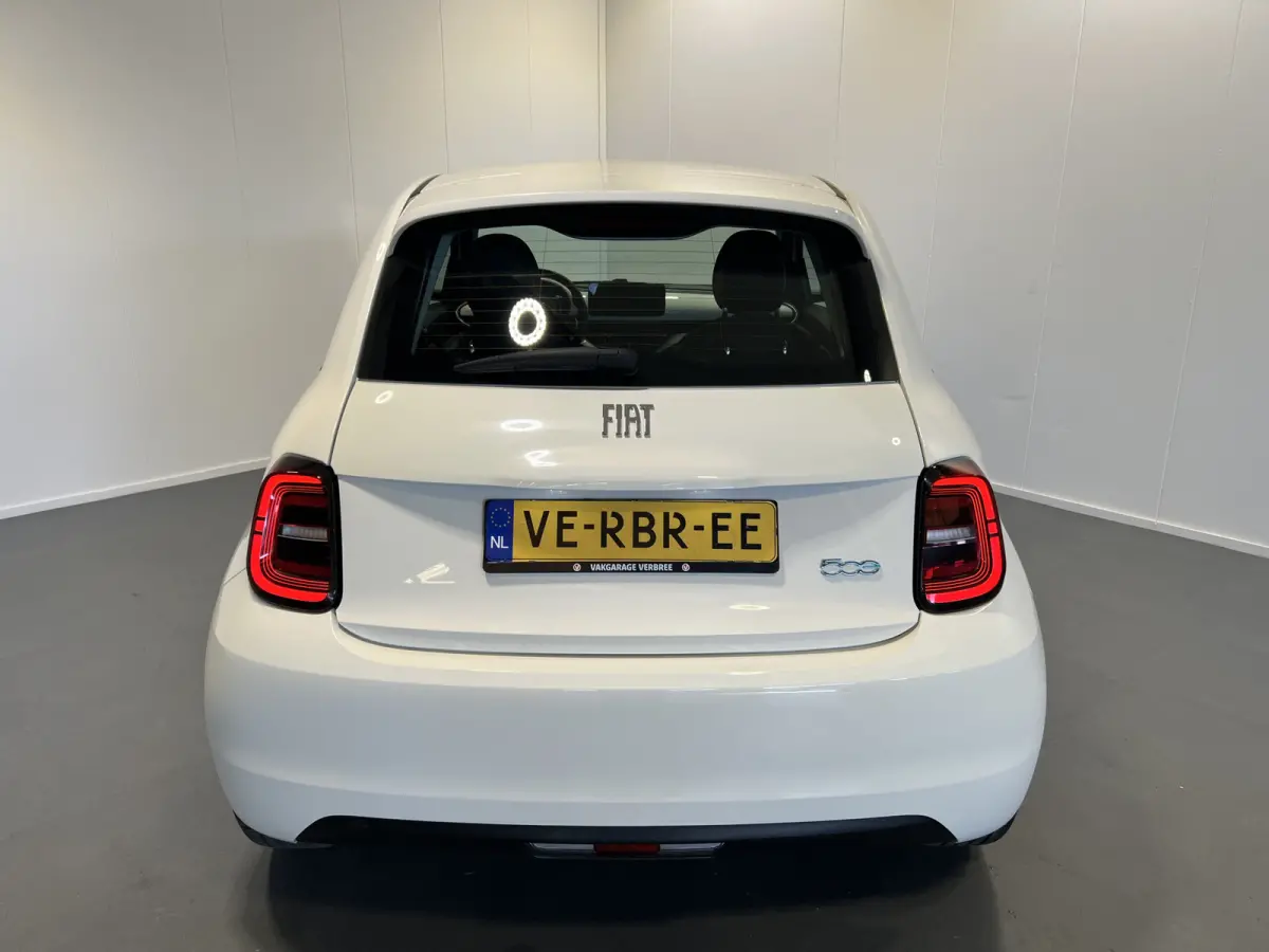 Icon 42 kWh | SoH 93.6% | Navigatie/Android/Apple Carplay | LM Velgen 16" | Cruise Control | DAB | Cruise Control | Airco |