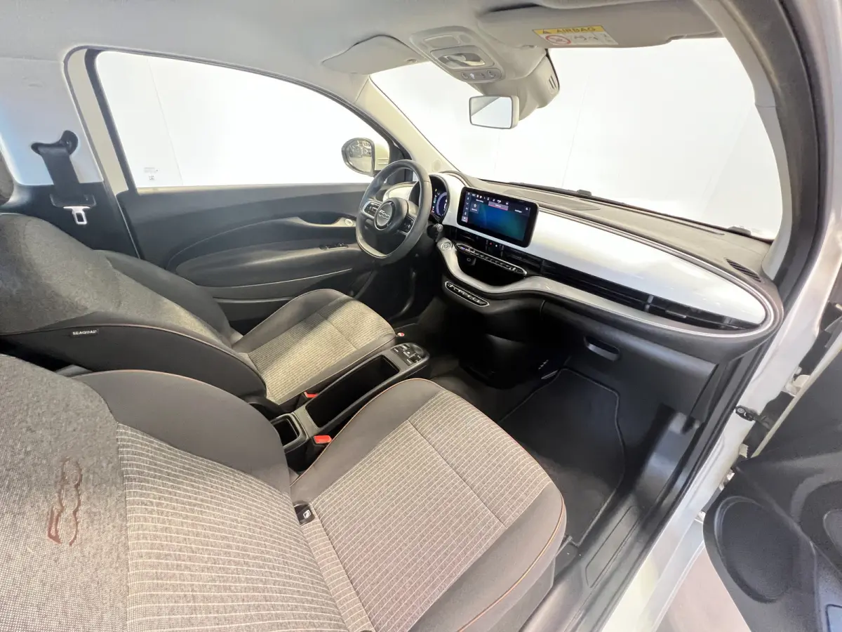 Icon 42 kWh | SoH 93.6% | Navigatie/Android/Apple Carplay | LM Velgen 16" | Cruise Control | DAB | Cruise Control | Airco |