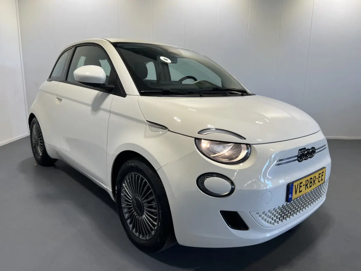 Icon 42 kWh | SoH 93.6% | Navigatie/Android/Apple Carplay | LM Velgen 16" | Cruise Control | DAB | Cruise Control | Airco |