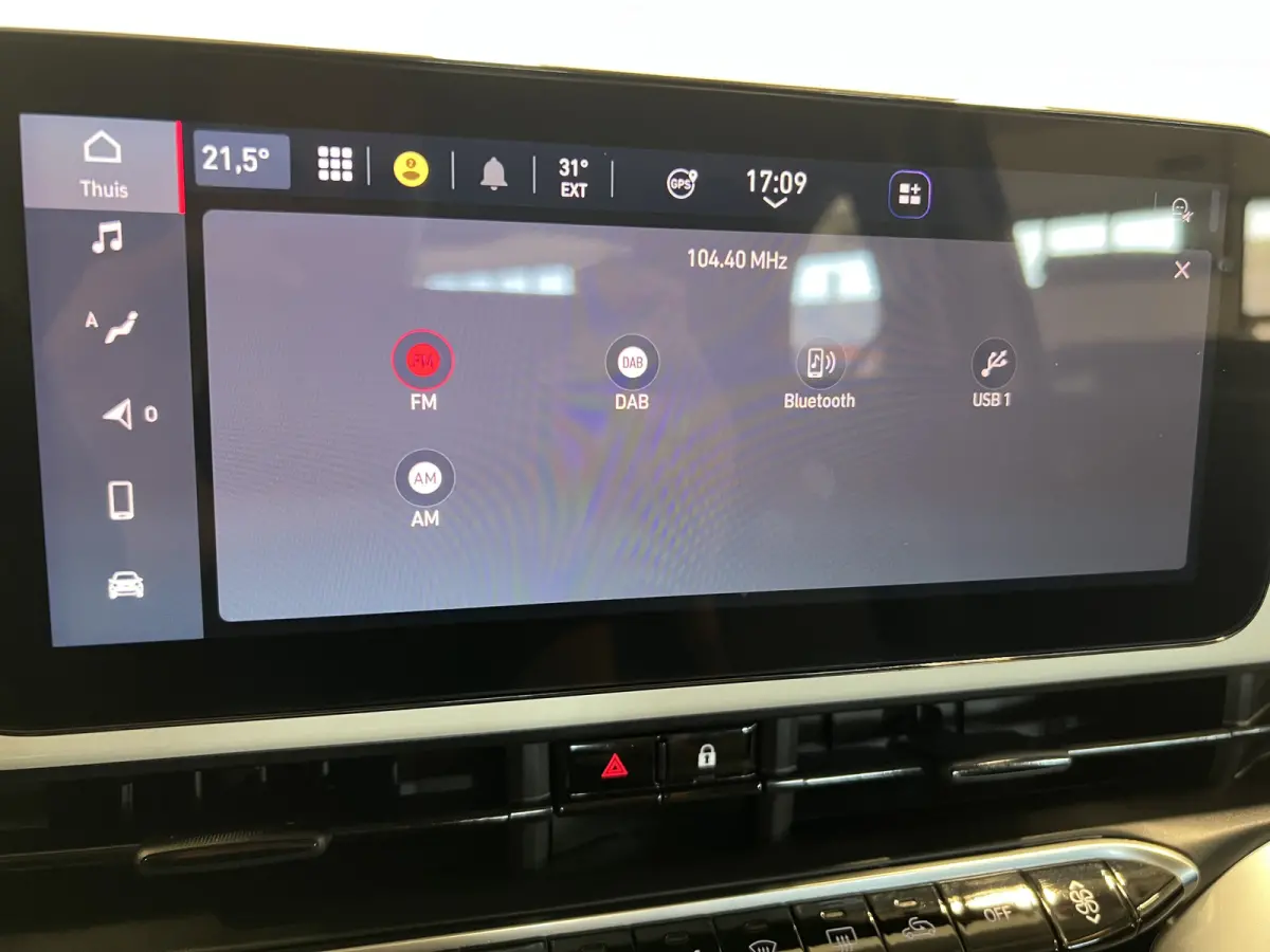 Icon 42 kWh | Navigatie/Android/Apple Carplay | LM Velgen 16" | Cruise Control | DAB | Cruise Control | Airco |