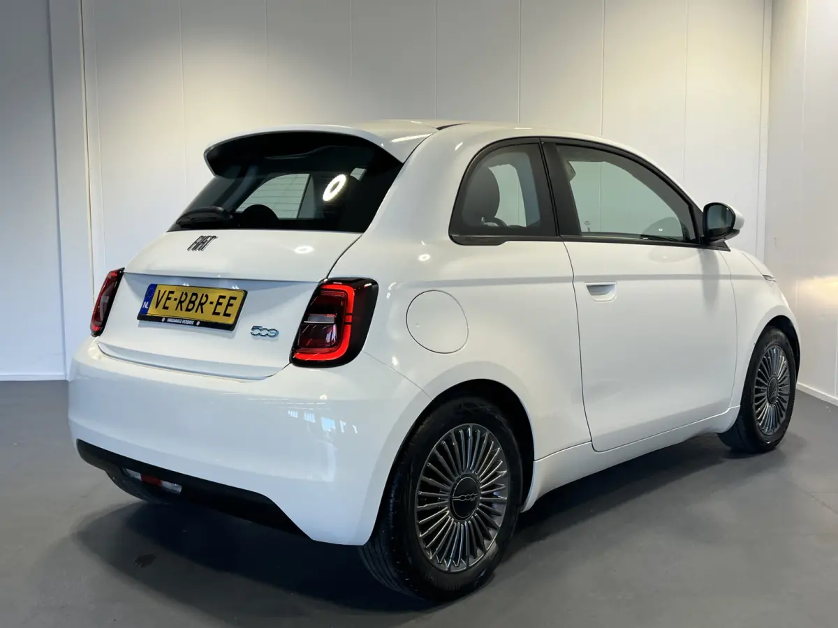 Icon 42 kWh | Navigatie/Android/Apple Carplay | LM Velgen 16" | Cruise Control | DAB | Cruise Control | Airco |