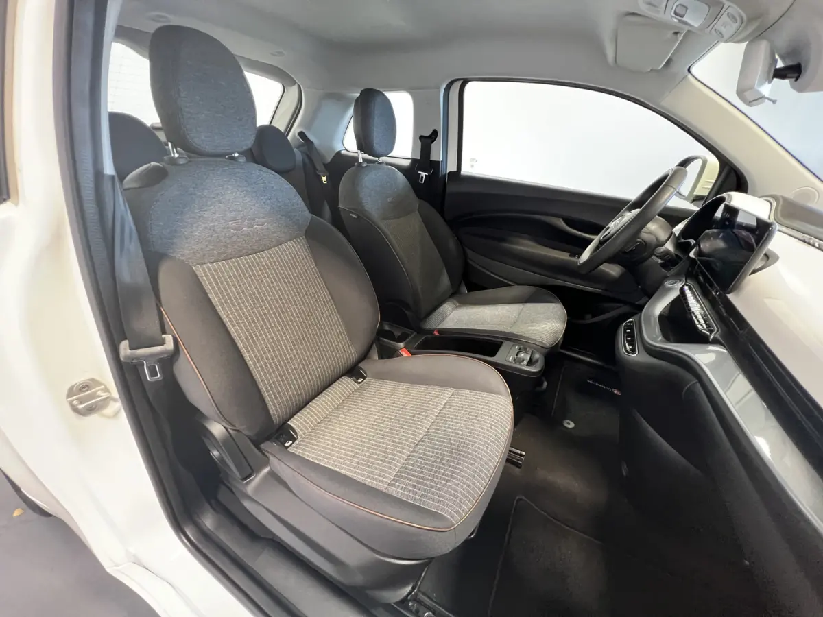 Icon 42 kWh | Navigatie/Android/Apple Carplay | LM Velgen 16" | Cruise Control | DAB | Cruise Control | Airco |