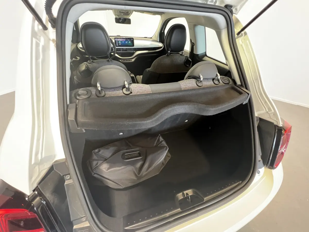 Icon 42 kWh | SoH 93.6% | Navigatie/Android/Apple Carplay | LM Velgen 16" | Cruise Control | DAB | Cruise Control | Airco |